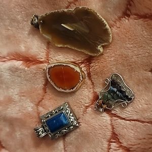 Lot of 4 vintage pendants, Chakra, agate